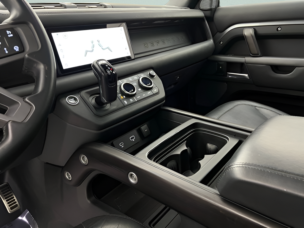 Used 2021  Land Rover X image 29