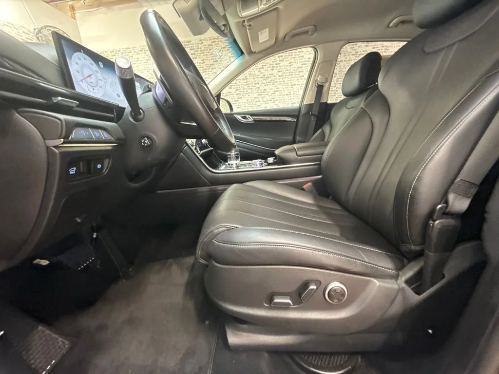 Used 2025 Capri Blue Genesis 2.5T image 24