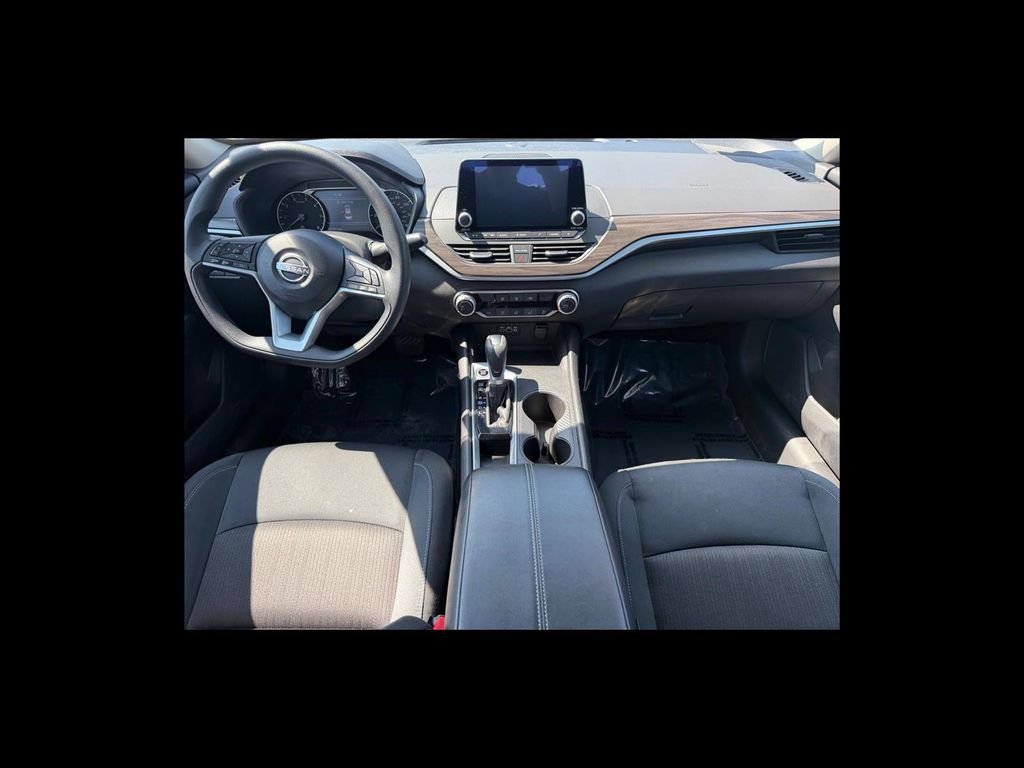 Used 2025 Gray Nissan 2.5 SV image 13