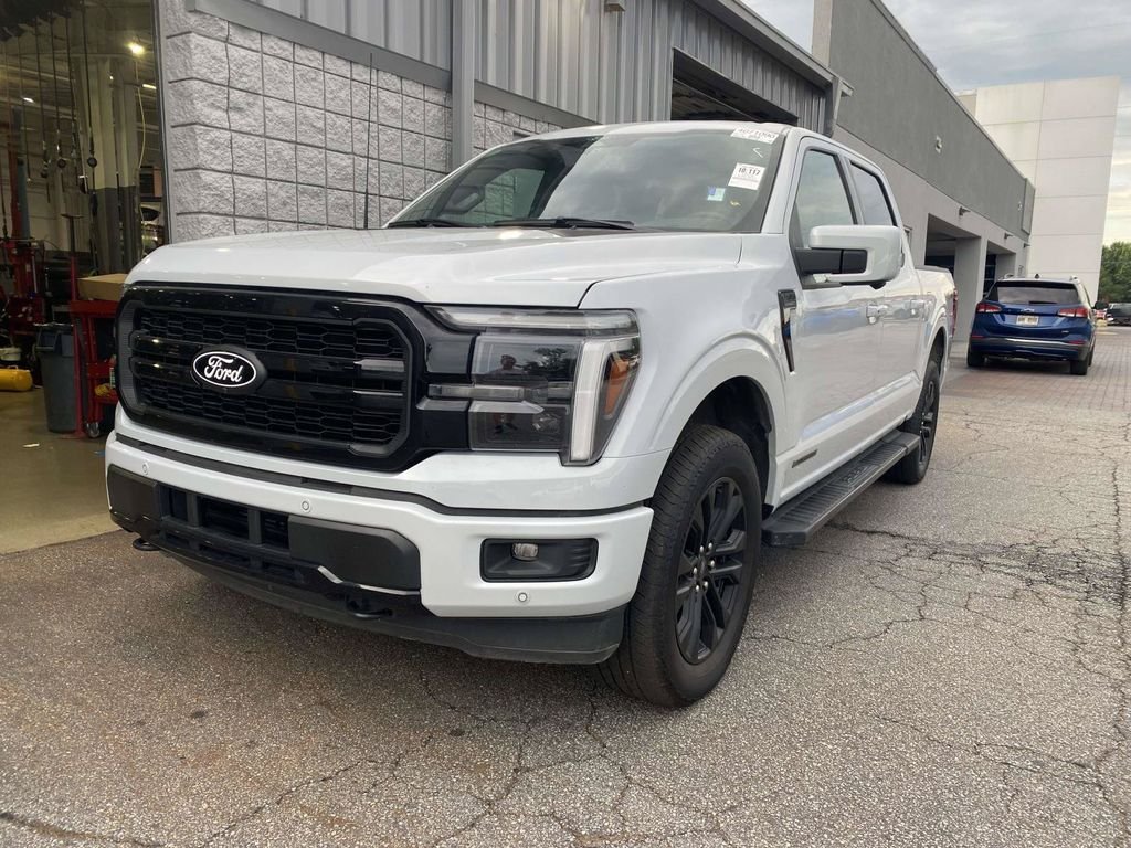 Used 2025 Star White Ford Lariat image 3