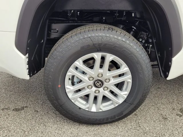 2025 Toyota Tundra SR5 - Photo 10