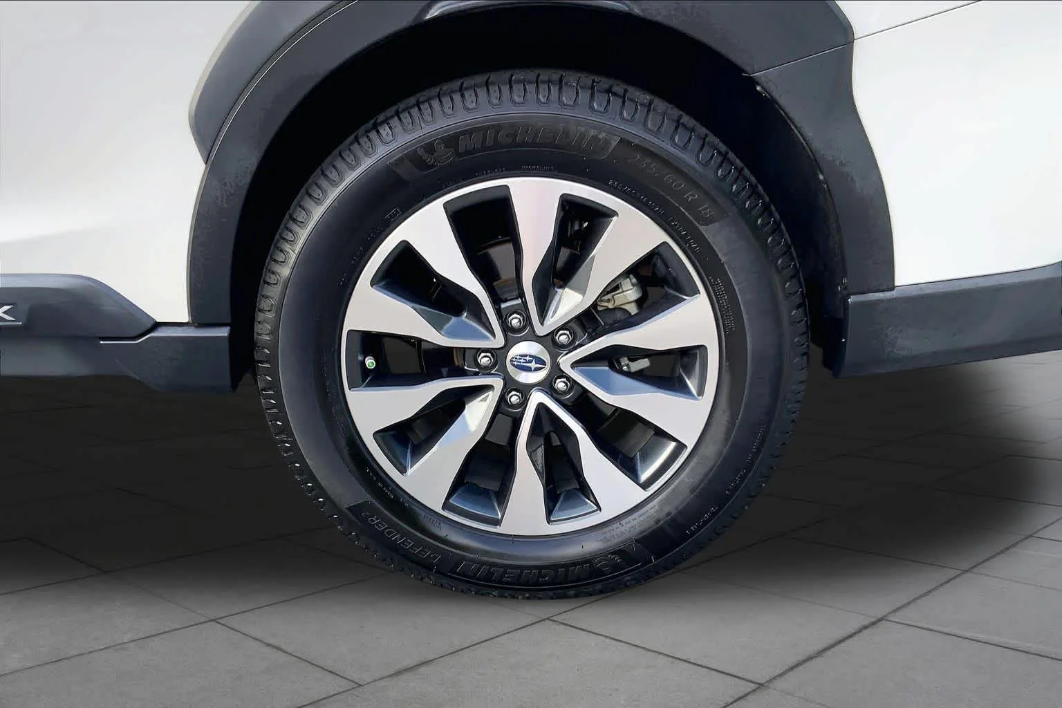 Used 2024 Crystal White Pearl Subaru Limited image 10
