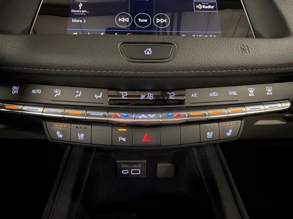 Used 2019 Gray Cadillac Premium Luxury image 28