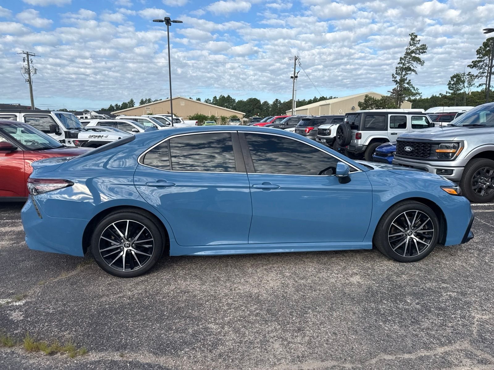 Used 2023  Toyota SE image 8