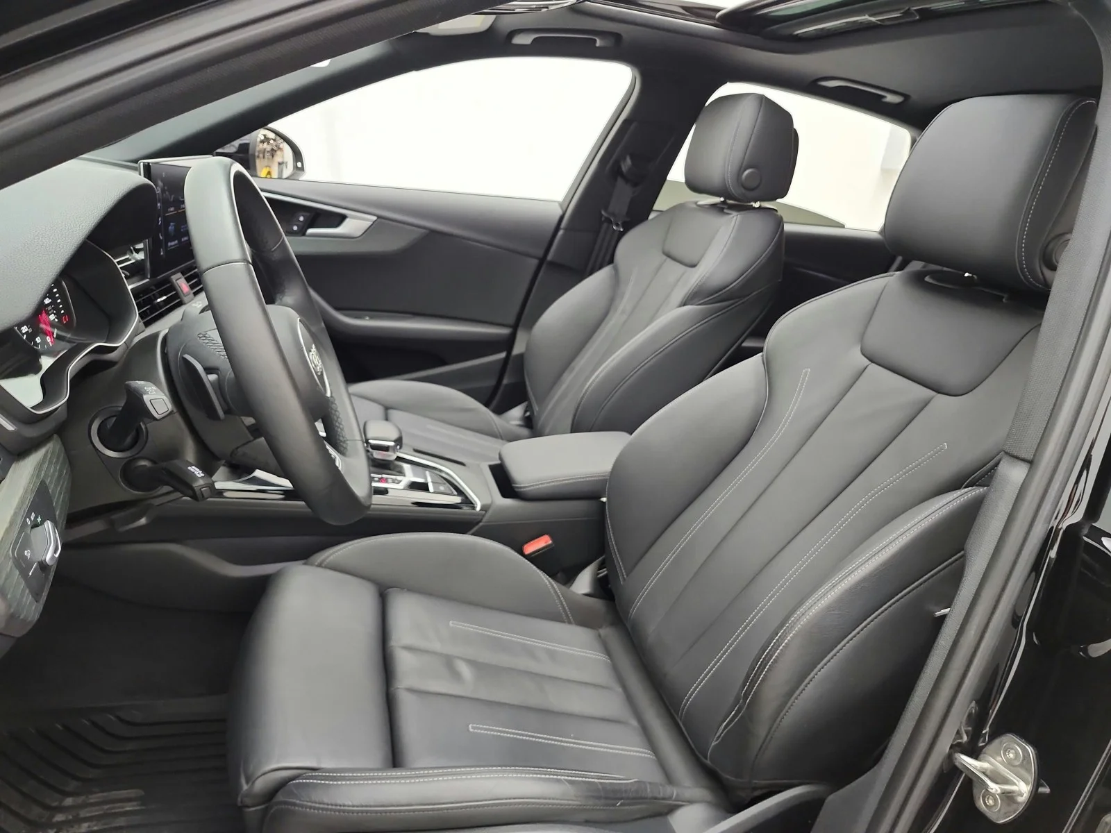 Used 2023 Mythos Black Metallic Audi S line Premium image 15