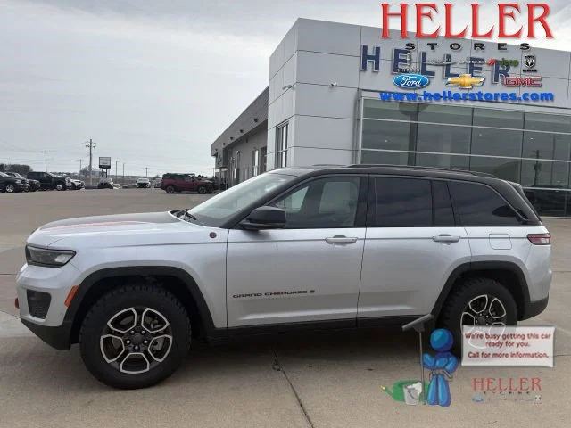 Used 2022 Silver Zynith Jeep Trailhawk image 1