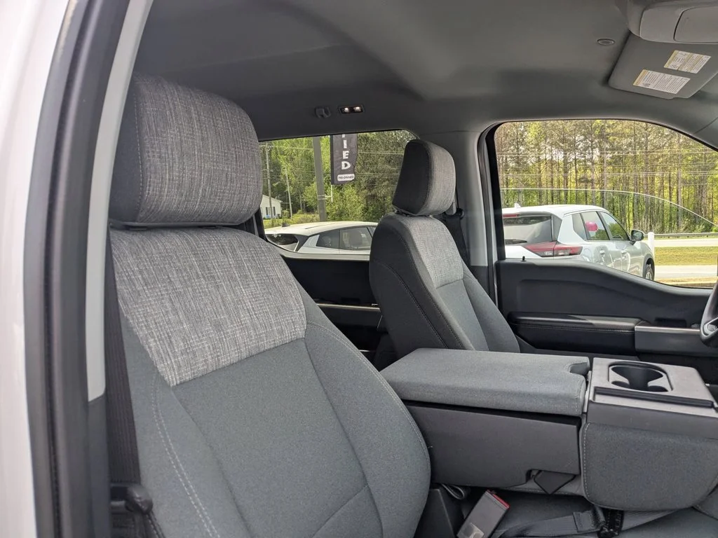 Used 2023  Ford XLT image 24