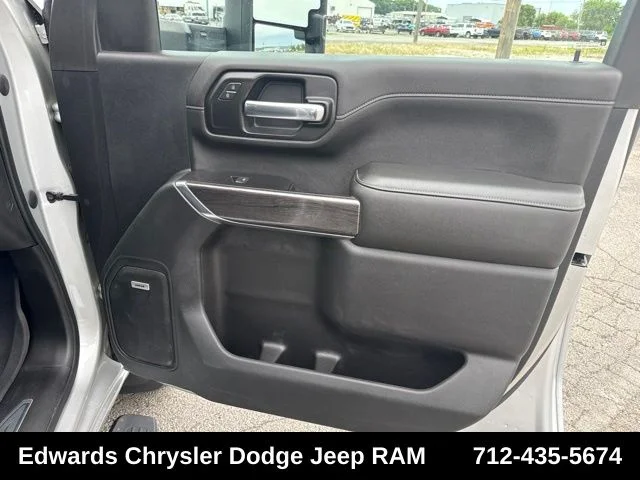 Used 2020 Silver Chevrolet LTZ image 34