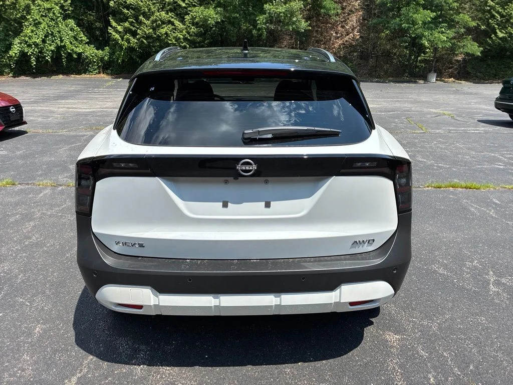New 2026 Aspen White TriCoat / Super Black Two-tone Nissan SV image 6