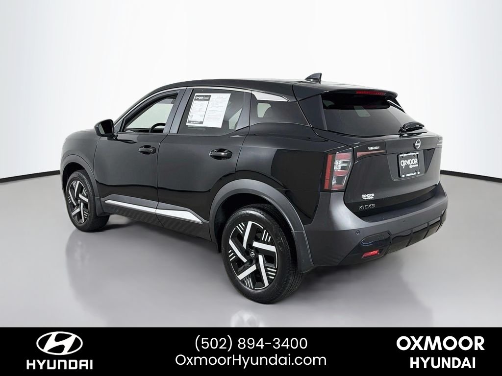 Used 2025 Super Black Nissan SV image 5