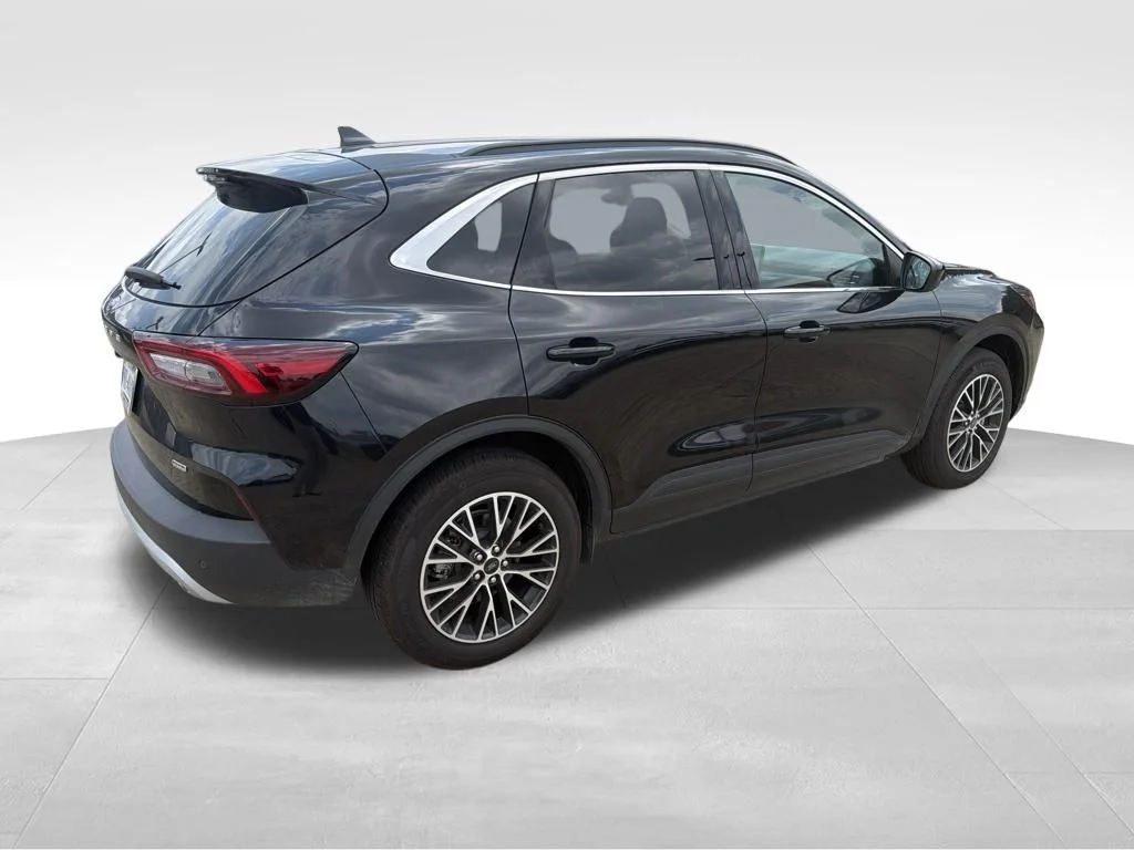 Used 2025 Black Ford Base image 3
