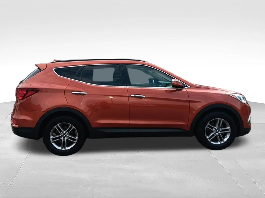 Used 2018 Canyon Copper Hyundai 2.4 Base image 8