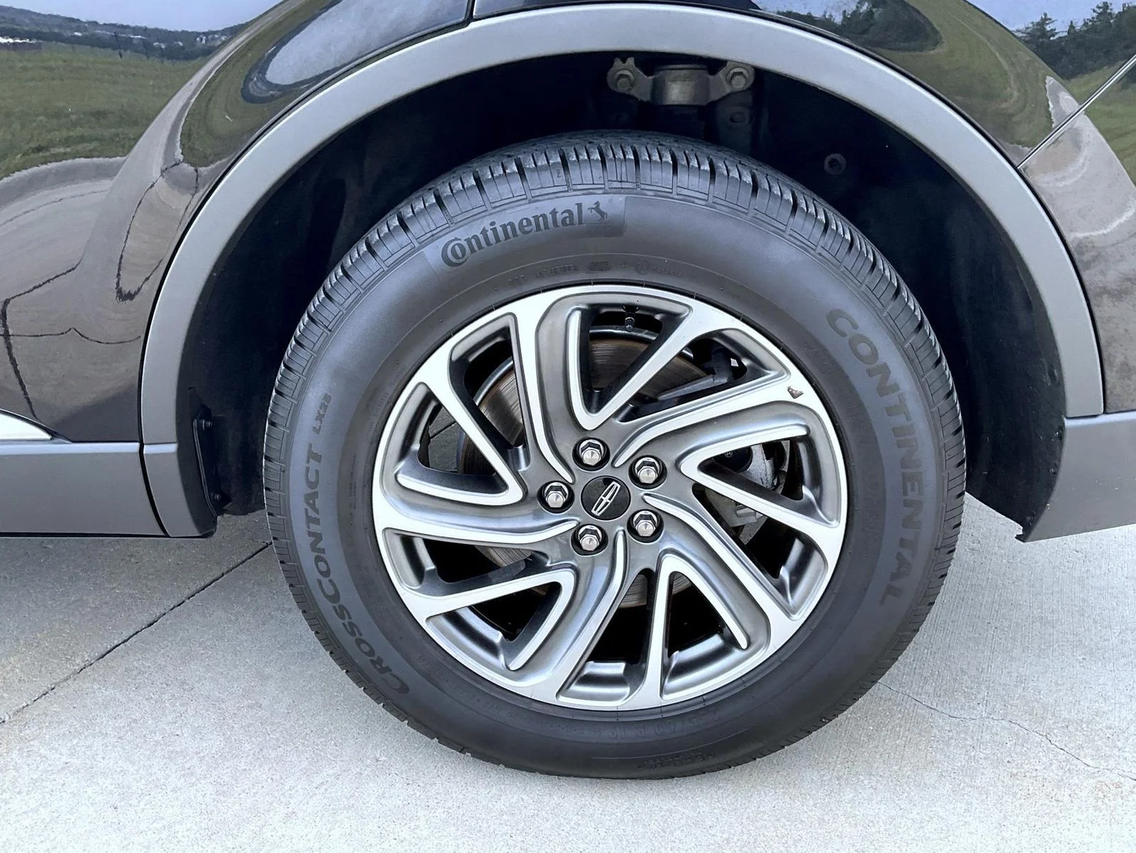 Certified Used 2023 Black Lincoln Livery image 23