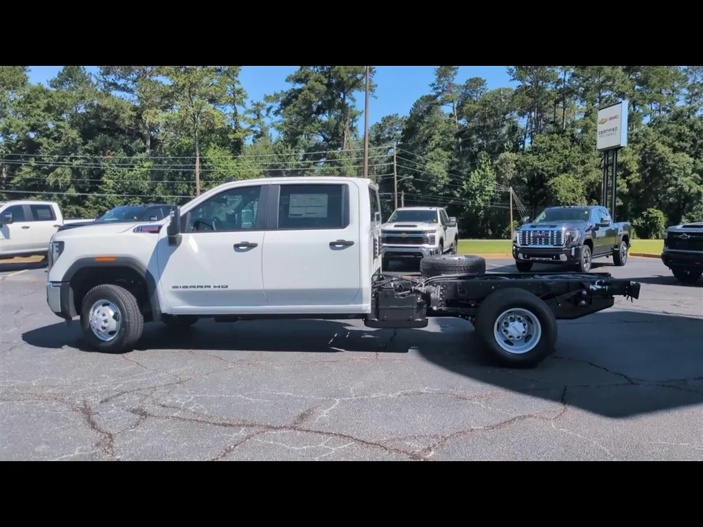 New 2026 Summit White GMC Pro image 29
