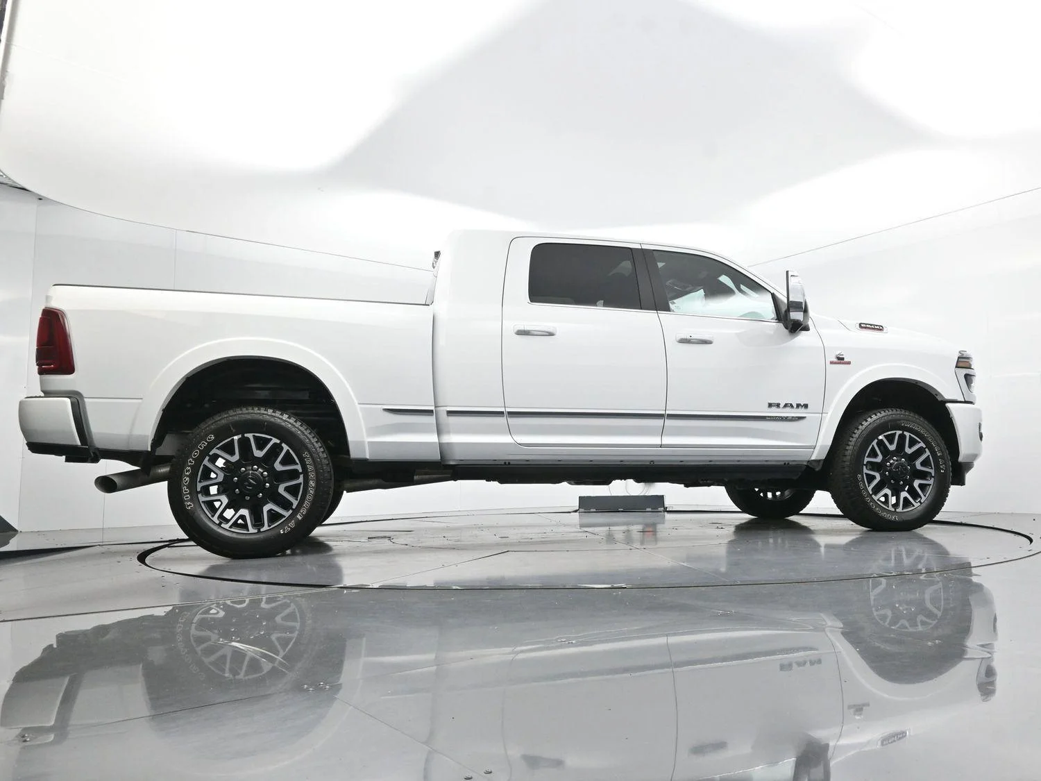 Used 2025 White Ram Limited image 55