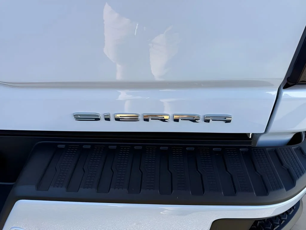 New 2026 Glacier White Tricoat GMC Denali Ultimate image 32