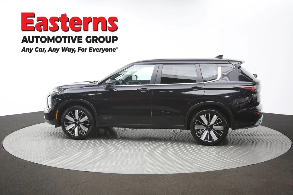 Used 2025 Black Mitsubishi SE image 62