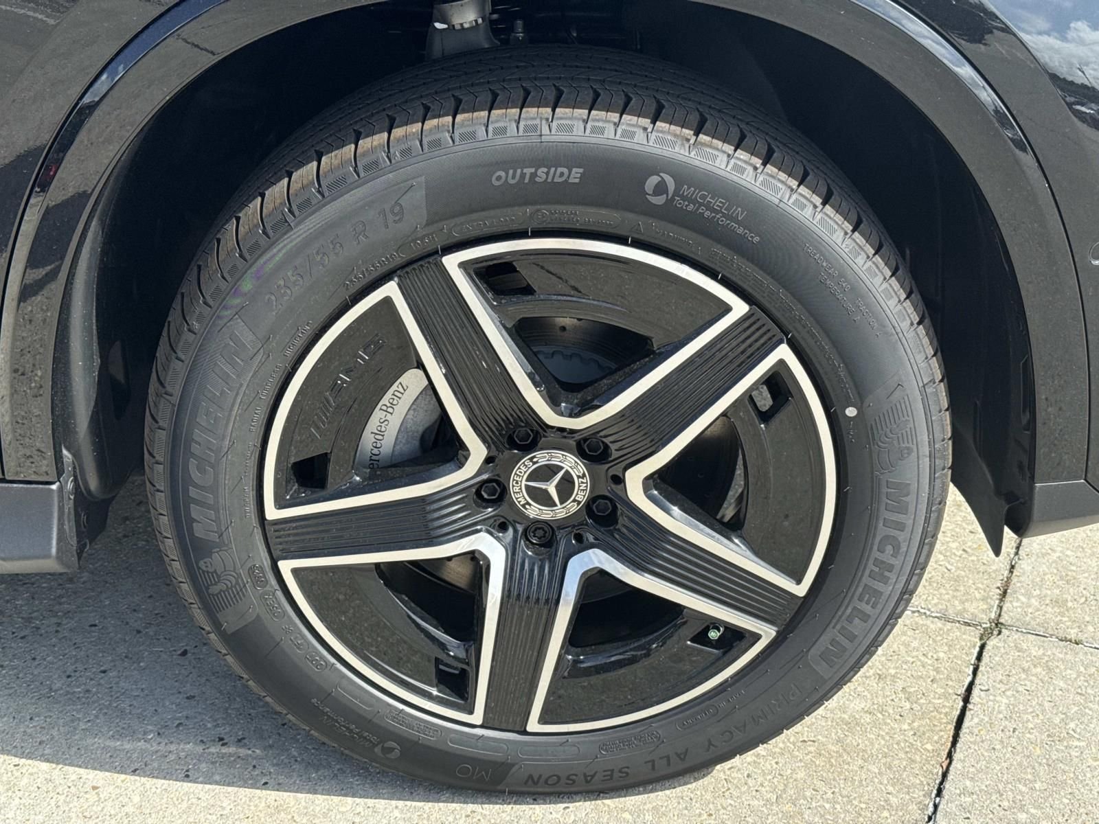 New 2026 Black Mercedes-Benz GLC 300 image 3