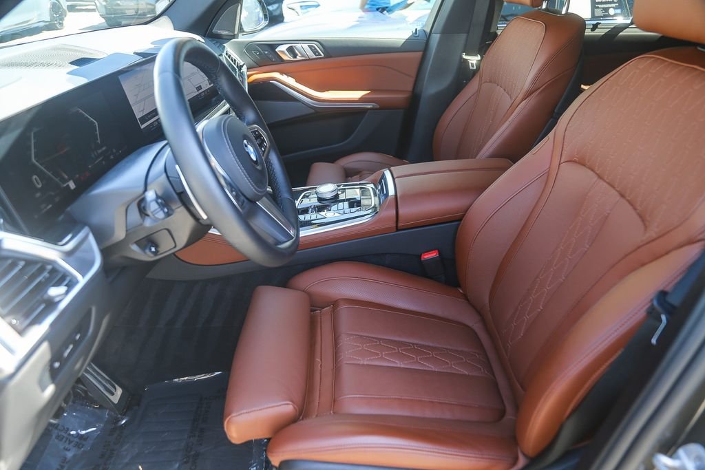 Used 2025 Green Metallic BMW xDrive40i image 13