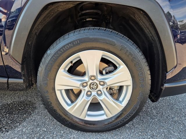 Used 2020  Toyota XLE image 19