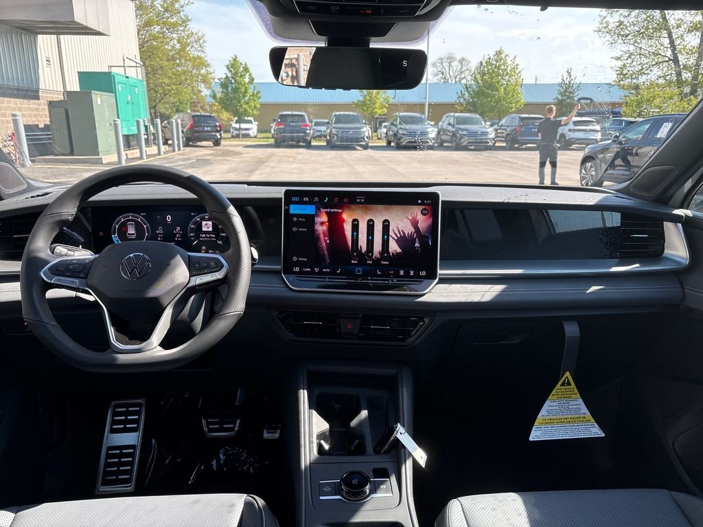 New 2026 White/off-white Volkswagen 2.0T SE R-Line Black image 11