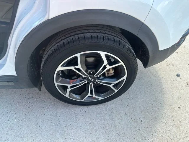 Used 2021 White Kia SX image 29