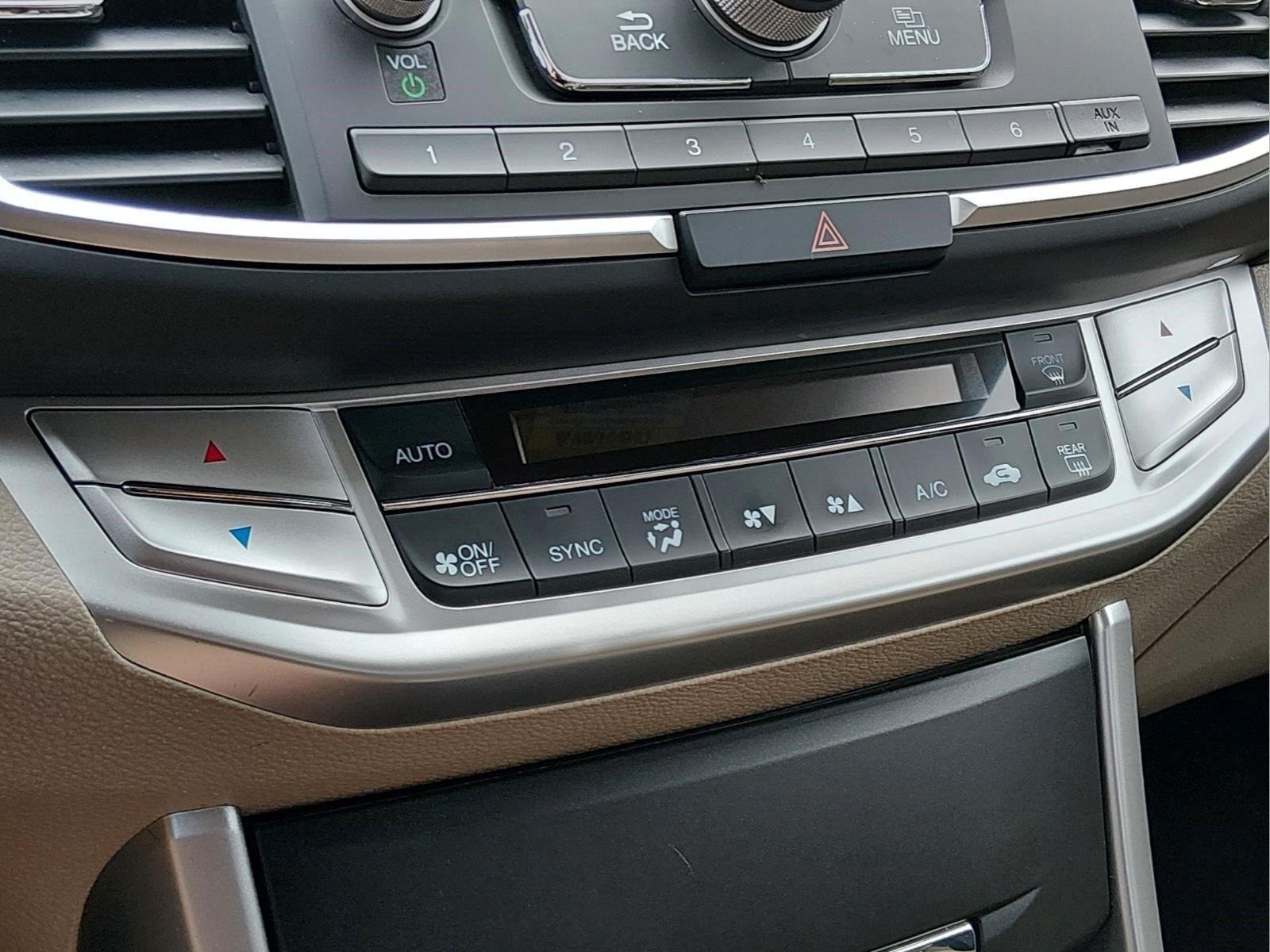 Used 2015  Honda LX image 25