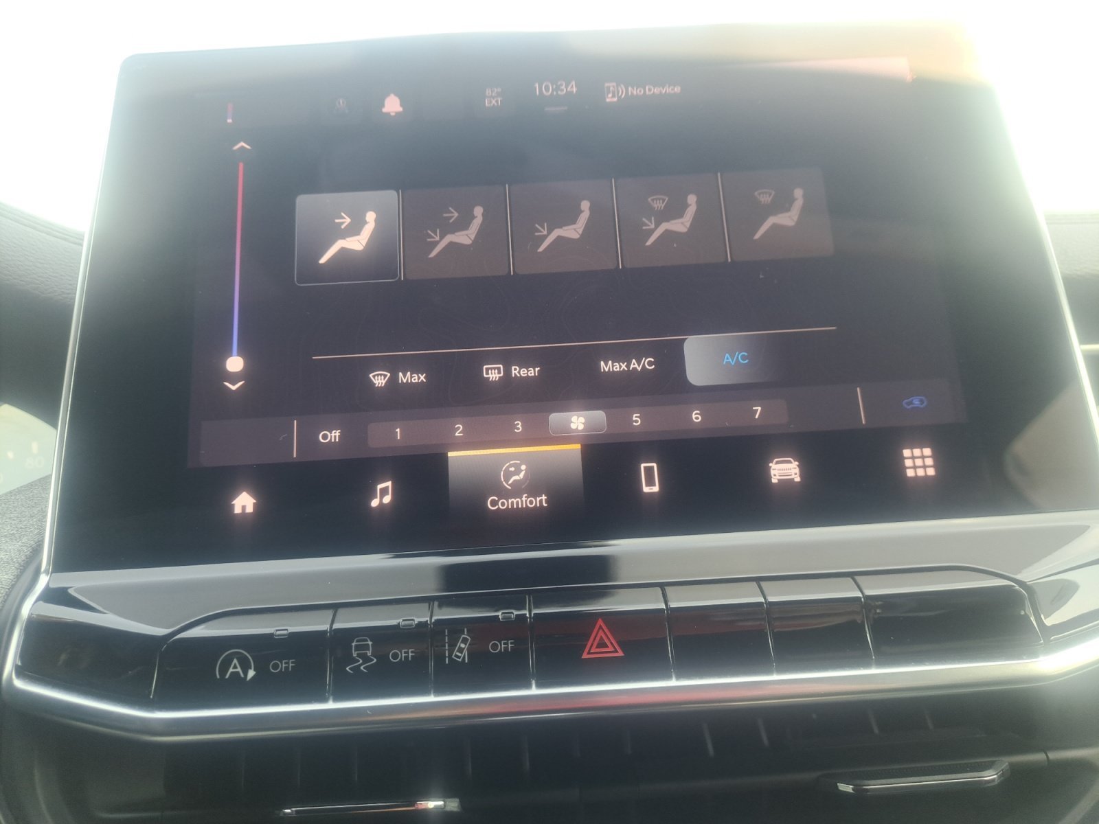 Used 2024 Bright White Clearcoat Jeep Latitude image 17