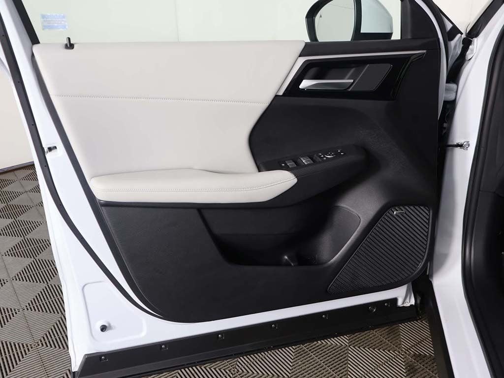 New 2026 White Mitsubishi SE 1.5T S-AWC image 25