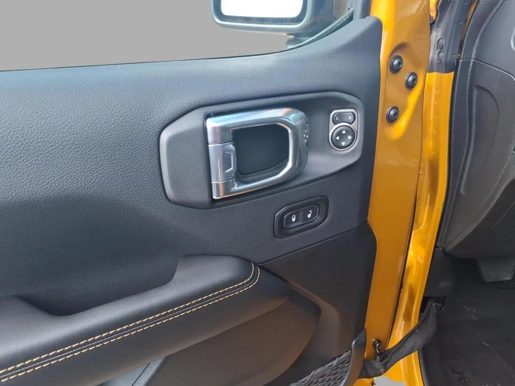 New 2026 Goldilocks Exterior Paint Jeep Sahara image 11