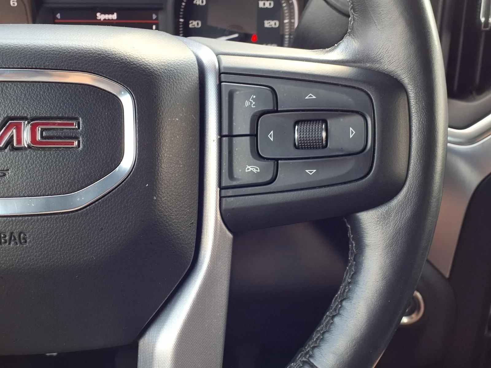 Used 2019 White GMC SLT image 20