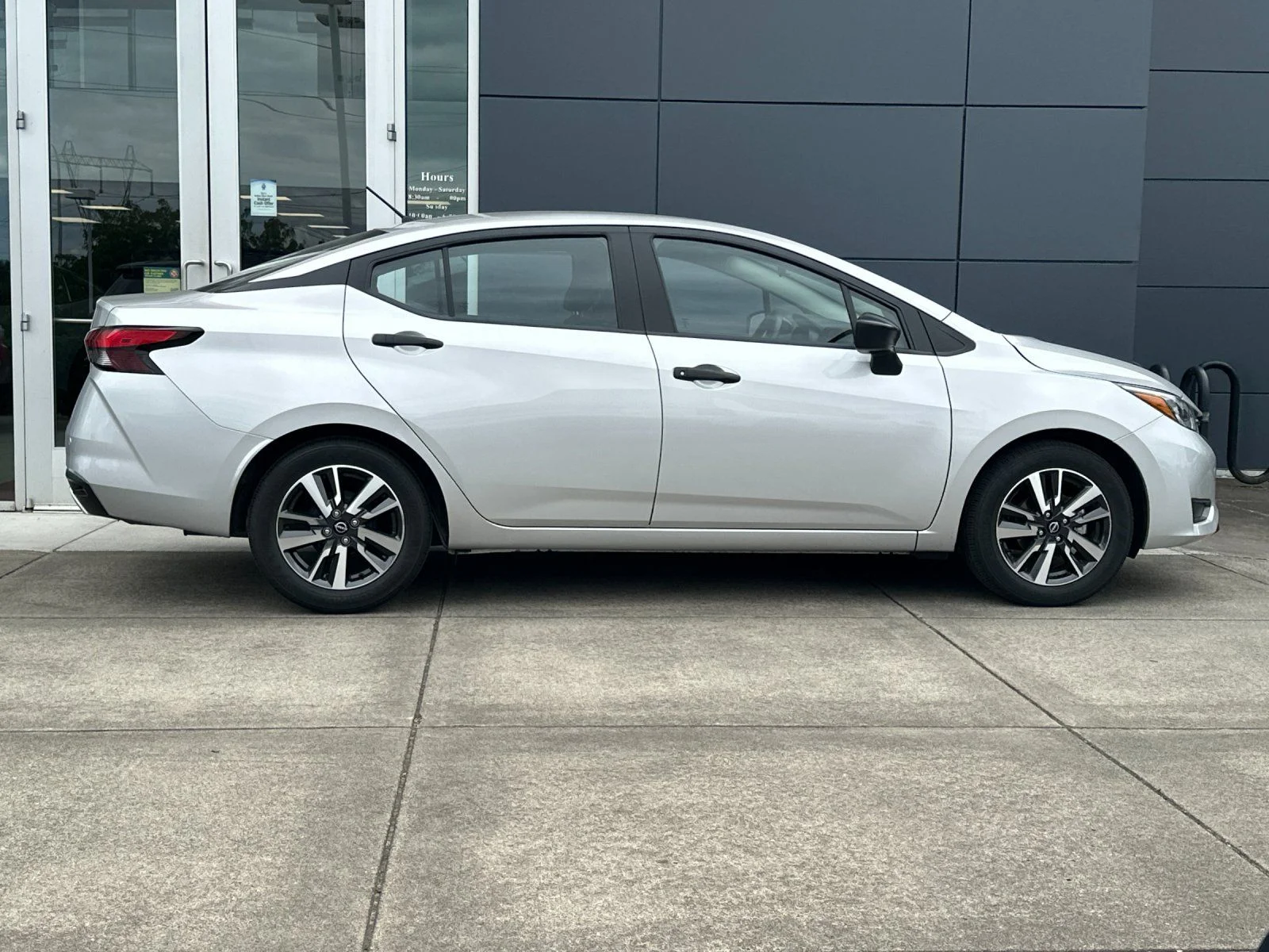 Used 2025 Brilliant Silver Metallic Nissan 1.6 S image 2