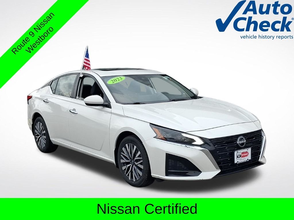 Used 2023 White Nissan 2.5 SV image 2