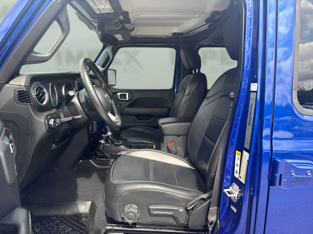 Used 2018 Blue Jeep Unlimited Sahara image 6