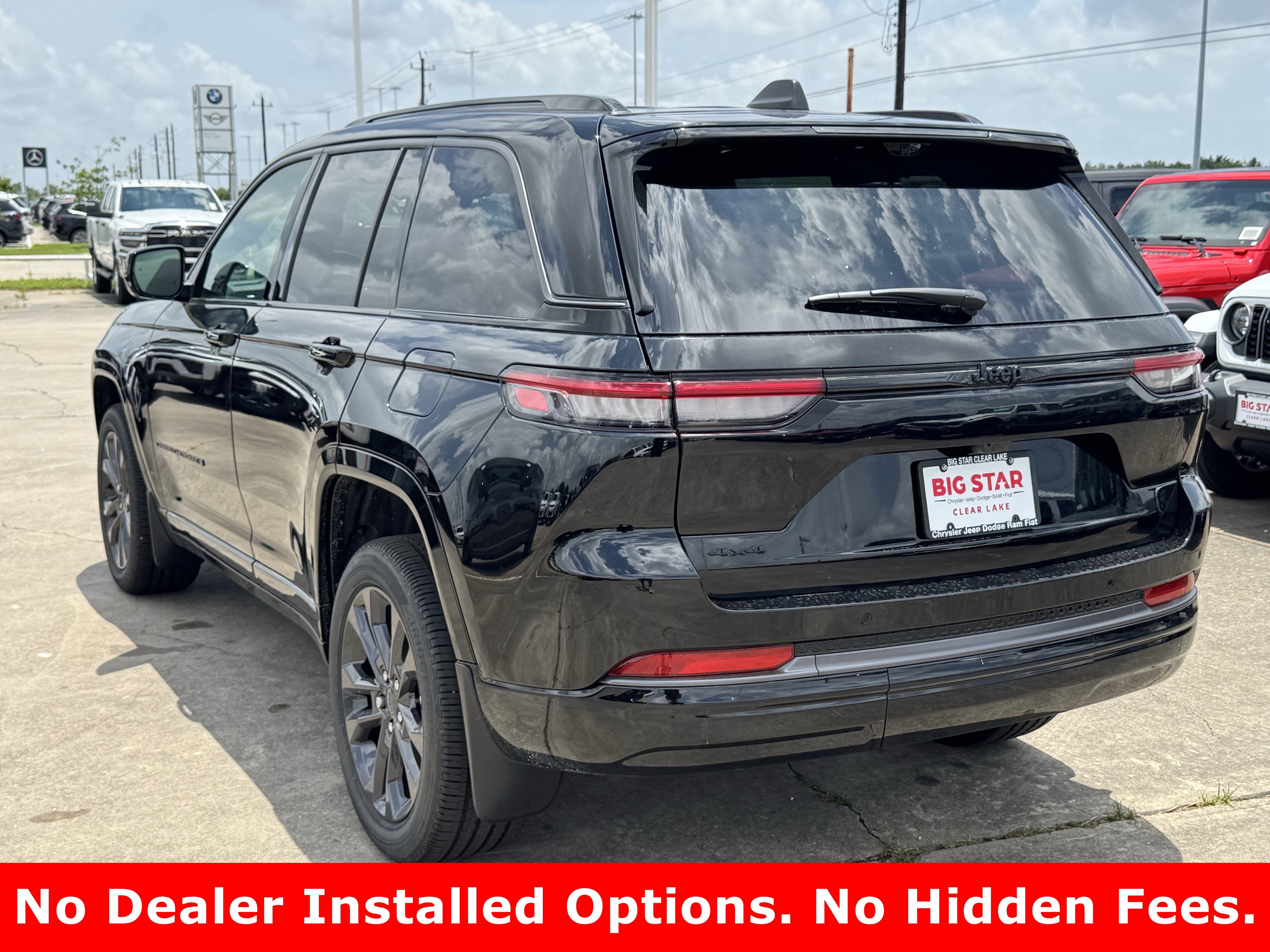New 2026 Diamond Black Crystal Pearl-Coat Exterior Paint Jeep Limited Reserve image 7