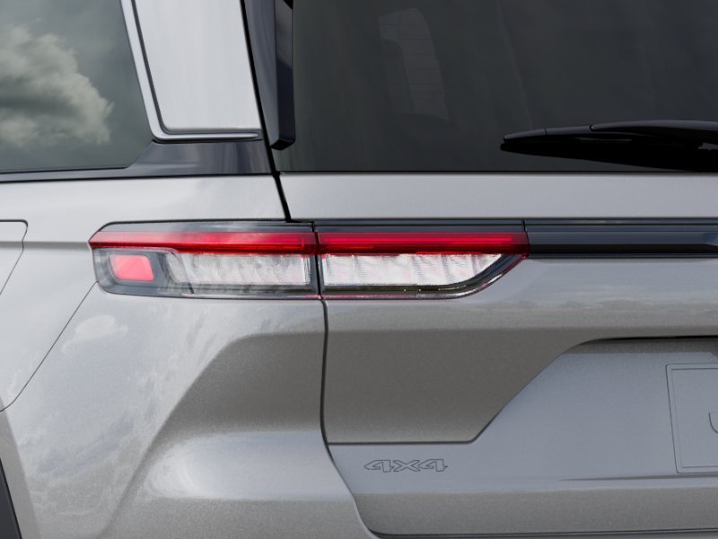 New 2026 Silver Zynith Exterior Paint Jeep  image 35