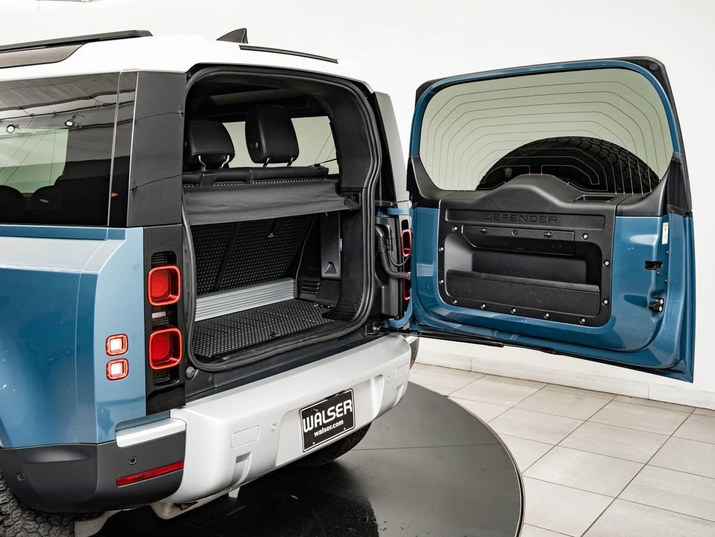 Used 2023 Tasman Blue Metallic Land Rover S image 22