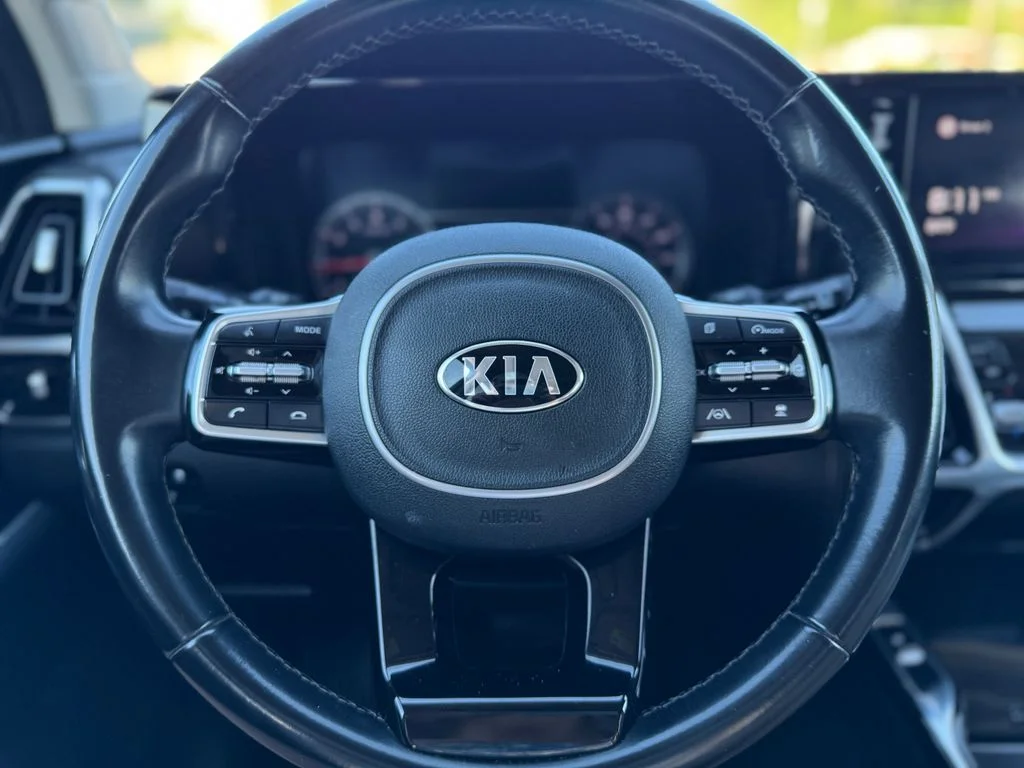 Used 2021 Everlasting Silver Kia SX image 17