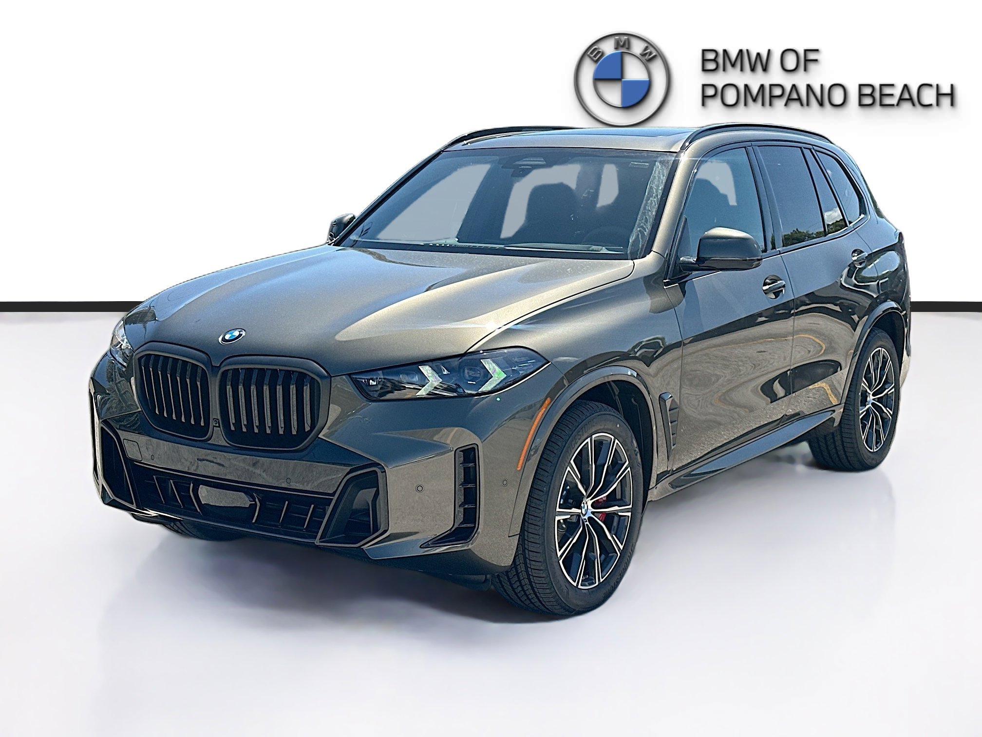 New 2026 Manhattan Green Metallic BMW xDrive40i image 3