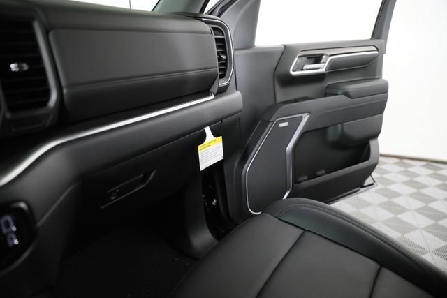 2026 Chevrolet Silverado 1500 LTZ - Photo 15