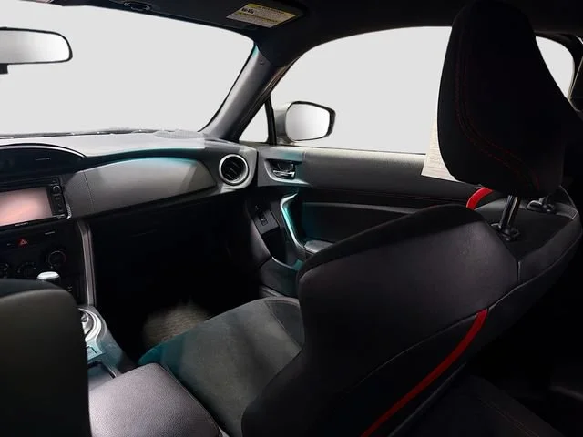 Used 2015  Scion NA image 17