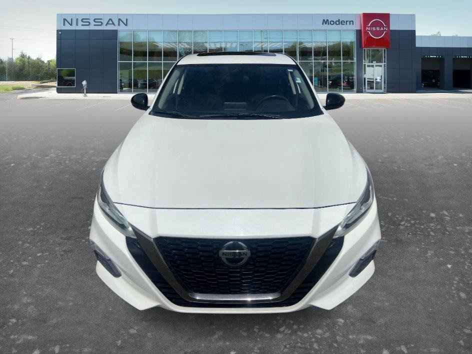 Used 2020 Pearl White Tricoat Nissan 2.5 SR image 2