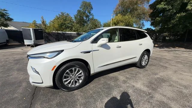 Used 2024 White Frost Tricoat Buick Essence image 4