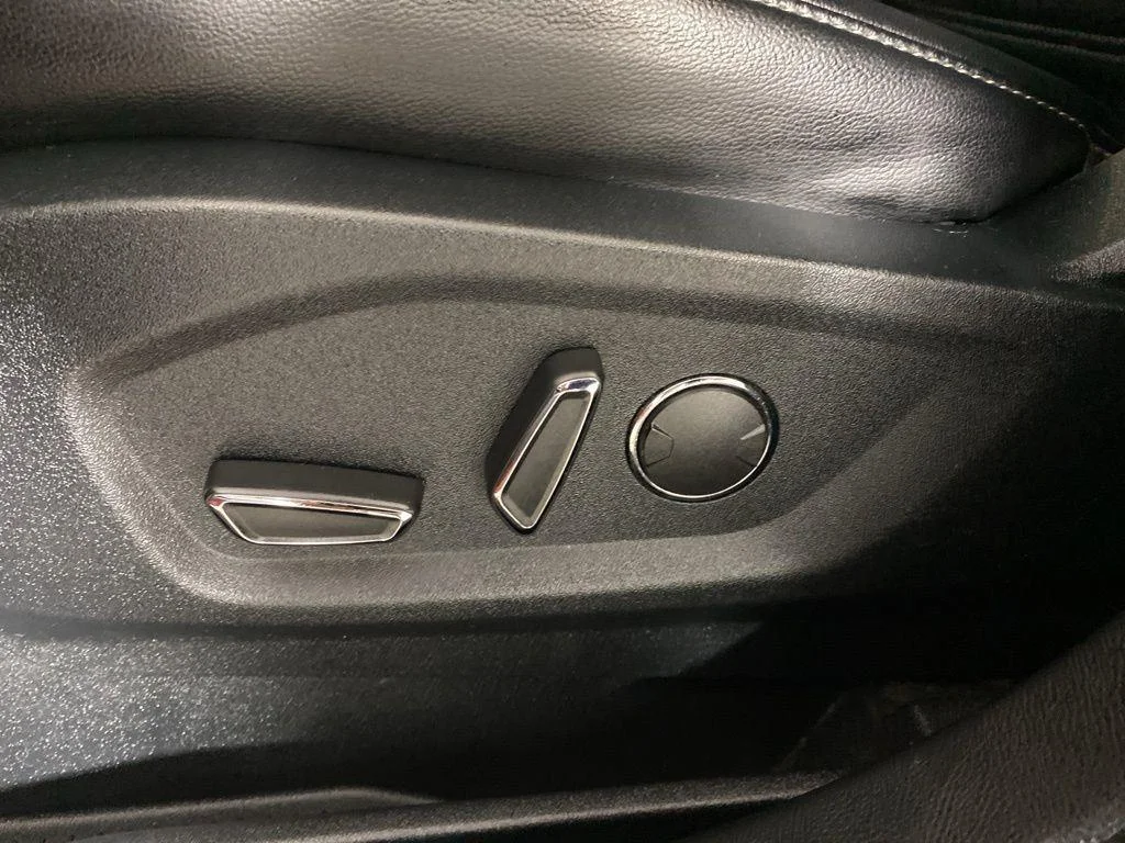 Used 2019 Ruby Red Metallic Ford SEL image 12
