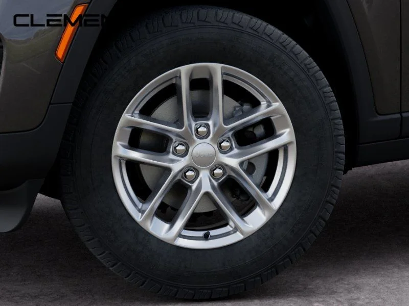 New 2026 Baltic Gray Metallic Clear-Coat Exterior Paint Jeep Laredo X image 9