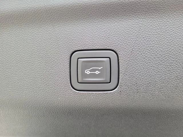 2025 Chevrolet Suburban Premier - Photo 14