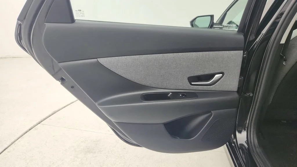 2024 Hyundai Elantra Limited - Photo 27