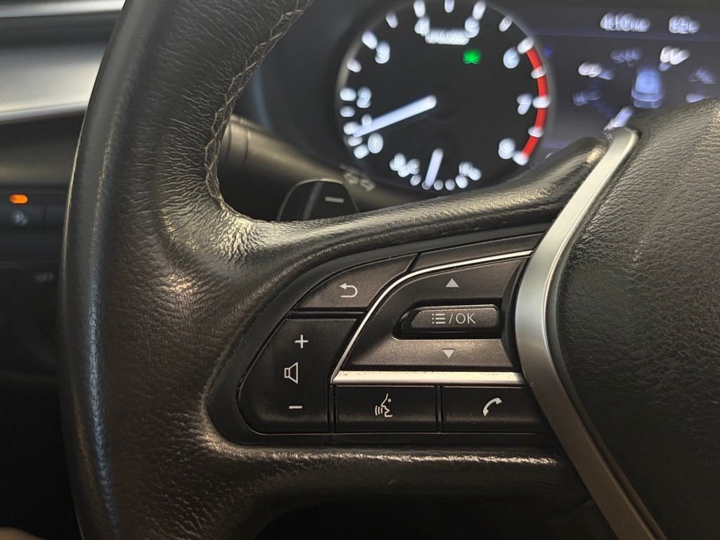 Used 2020 Black Obsidian INFINITI LUXE image 28