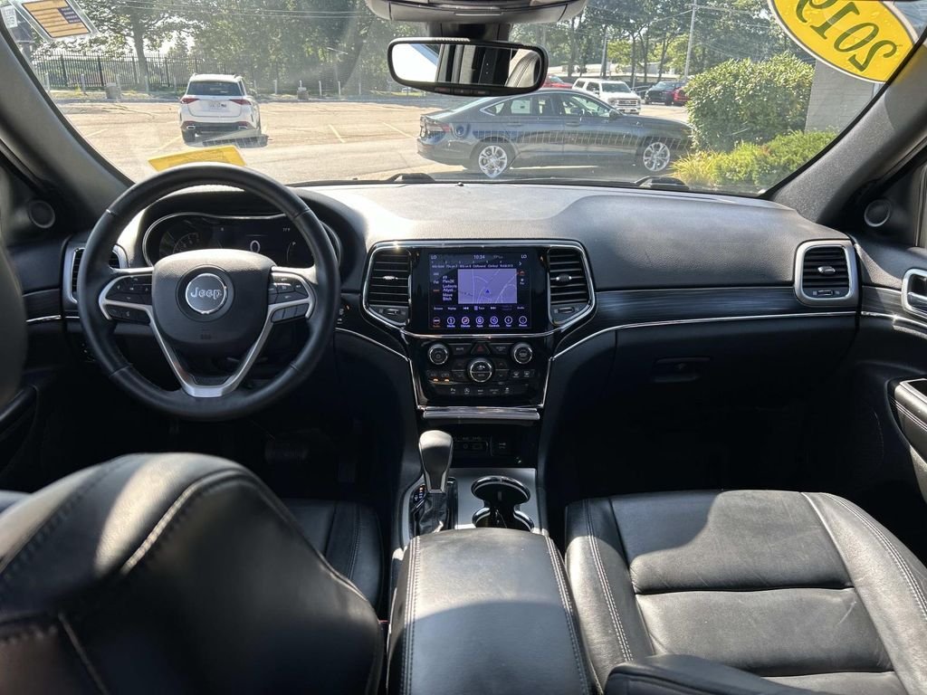 Used 2019 White Jeep Limited image 16