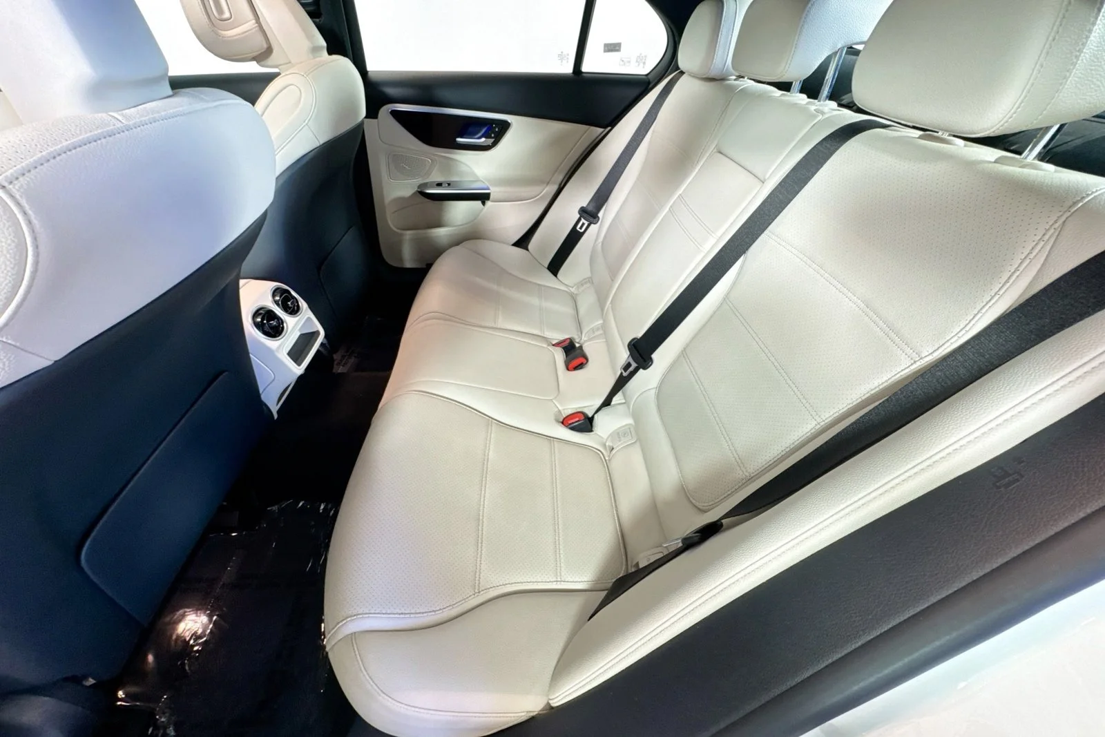 Used 2024 Polar White Mercedes-Benz C 300 image 23